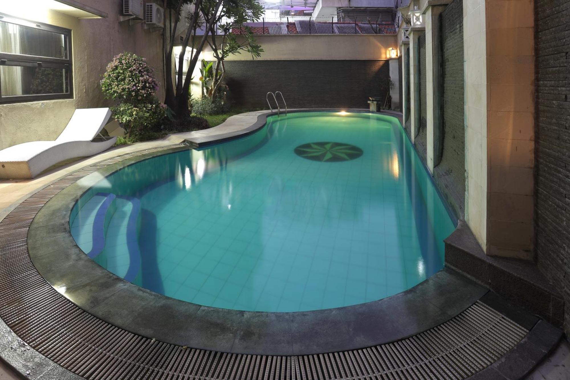 ARCS House Menteng by Jambuluwuk Jakarta Bagian luar foto
