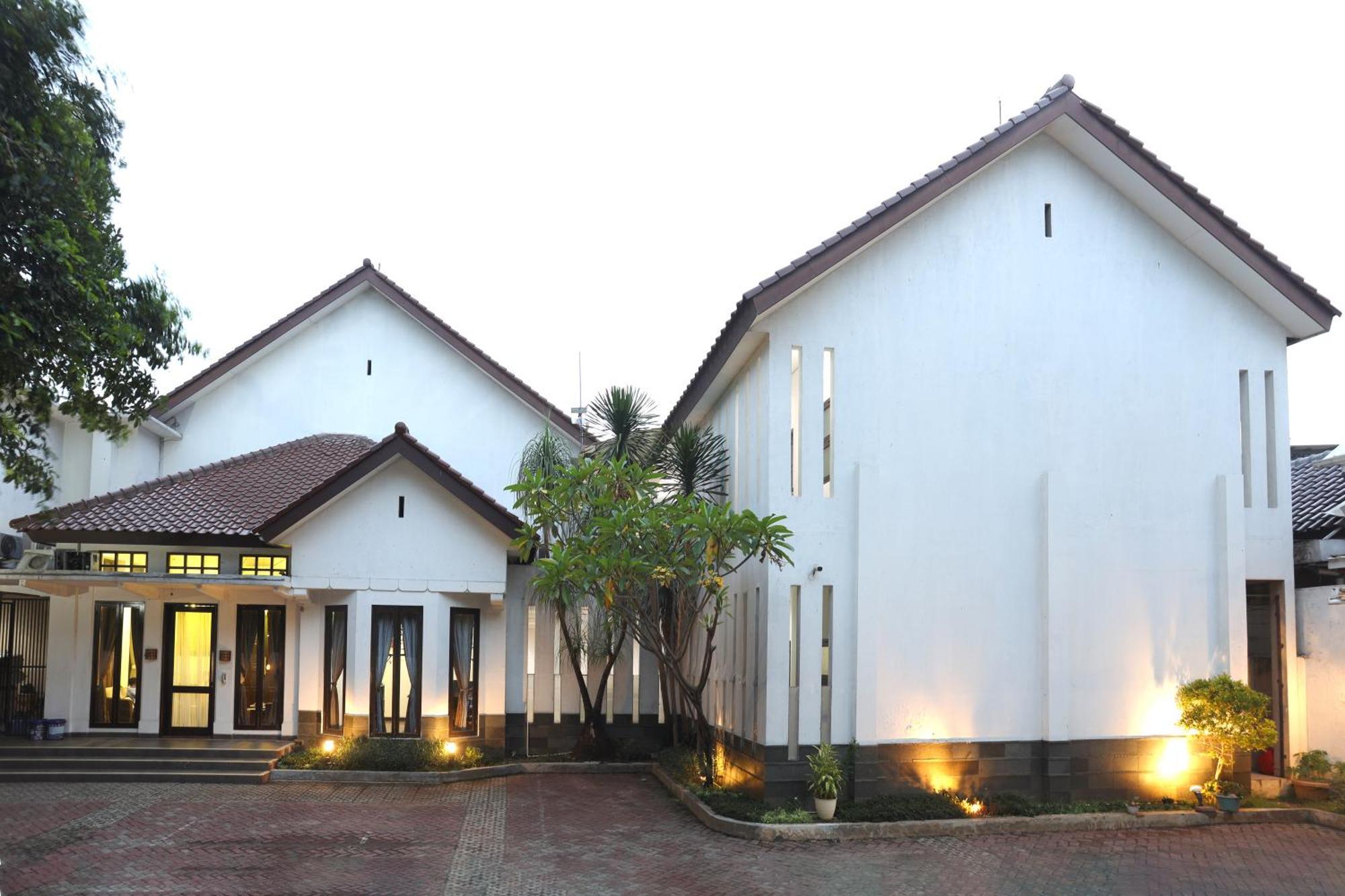 ARCS House Menteng by Jambuluwuk Jakarta Bagian luar foto